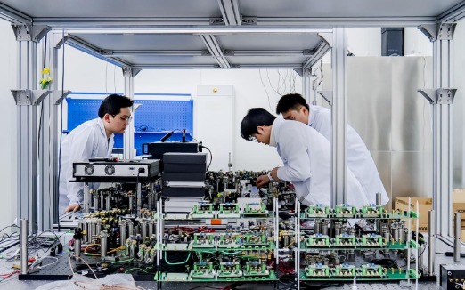 量子云服務(wù)新紀(jì)元 “天衍-P2000”光量子計算機正式開放